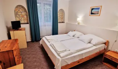 Therm�l Apartmanh�z Kom�rom