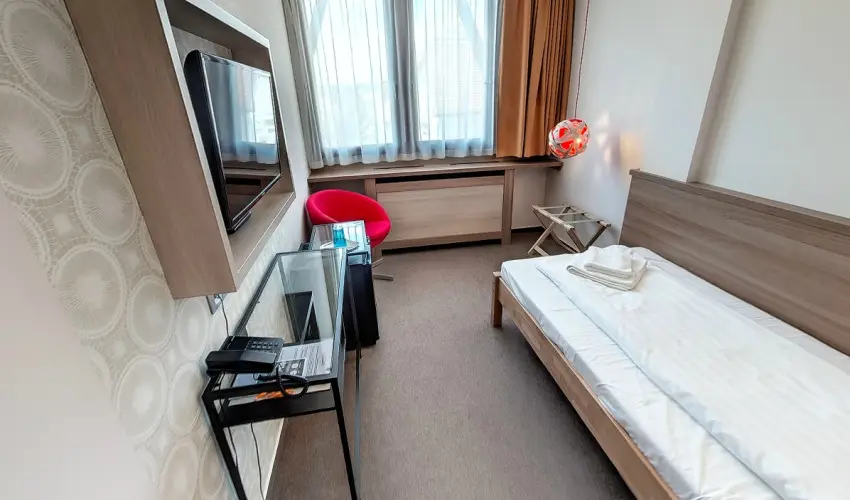 Imola Udvarhz Eger - Karcsony (min. 2 j)