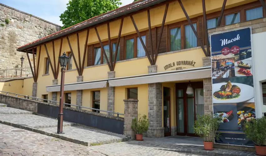 Imola Udvarhz Eger - Karcsony (min. 2 j)