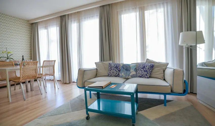 Imola Udvarhz Eger - Karcsony (min. 2 j)