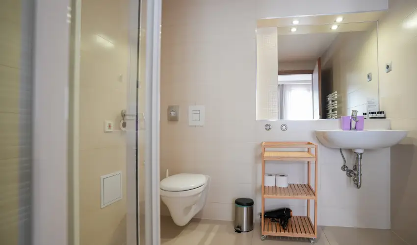 Imola Udvarhz Eger - Karcsony (min. 2 j)