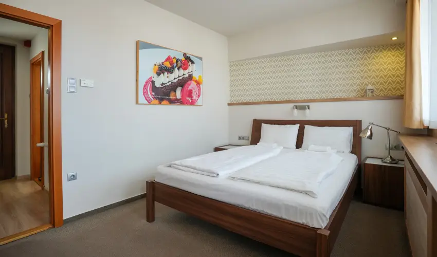 Imola Udvarhz Eger - Karcsony (min. 2 j)