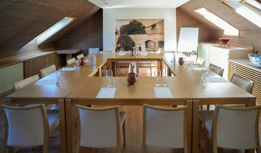 Imola Udvarhz Eger - Karcsony (min. 2 j)