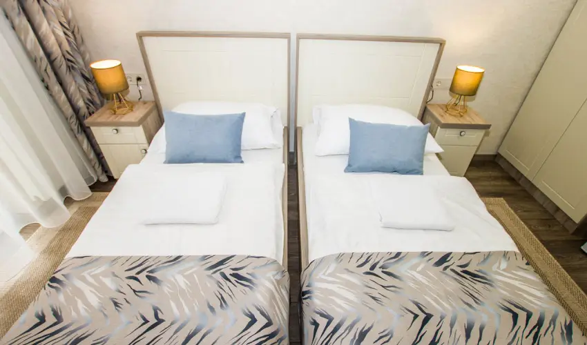 Jrja Panzi Hajdszoboszl - Karcsony (min. 3 j)