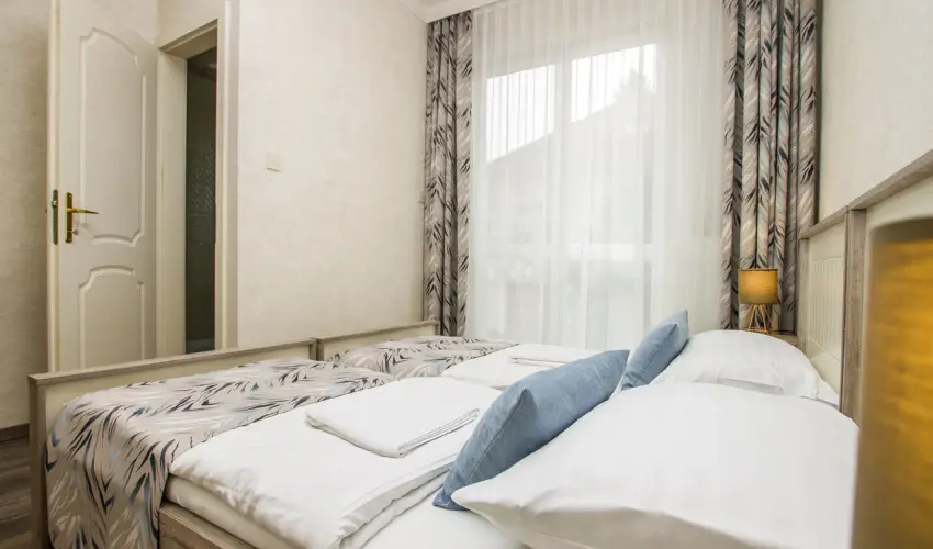 Jrja Panzi Hajdszoboszl - Karcsony (min. 3 j)