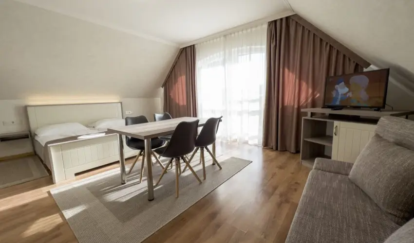 Jrja Panzi Hajdszoboszl - Karcsony (min. 3 j)