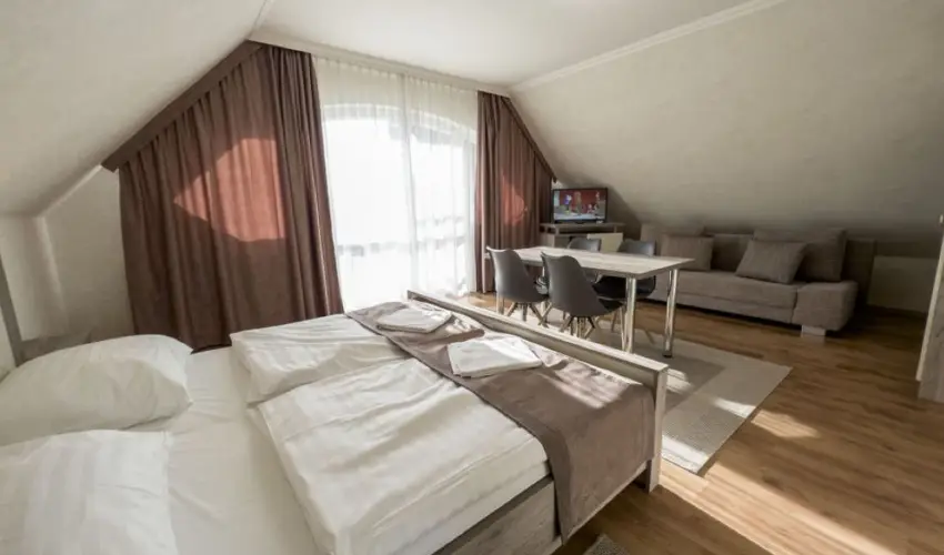 Jrja Panzi Hajdszoboszl - Karcsony (min. 3 j)