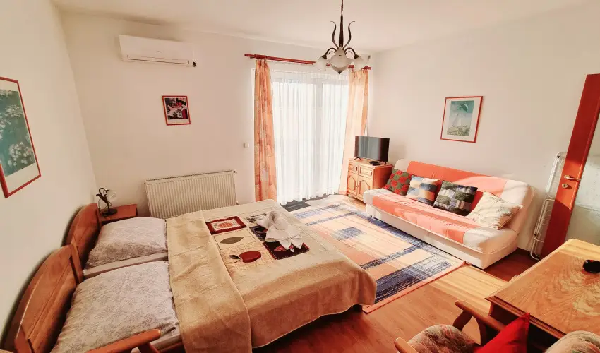 Jkai sor II. Apartman Hajdszoboszl - Karcsony (min. 2 j)