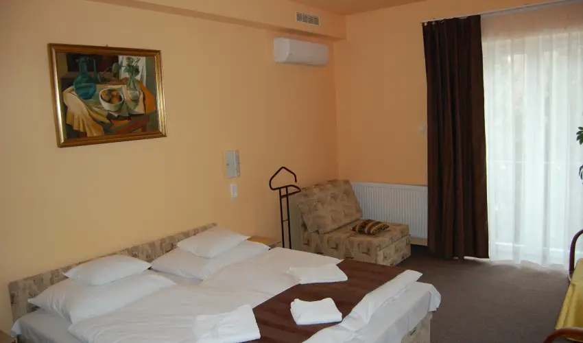 Judit Panzi Tapolca-Gyulakeszi - Karcsony (min. 2 j)