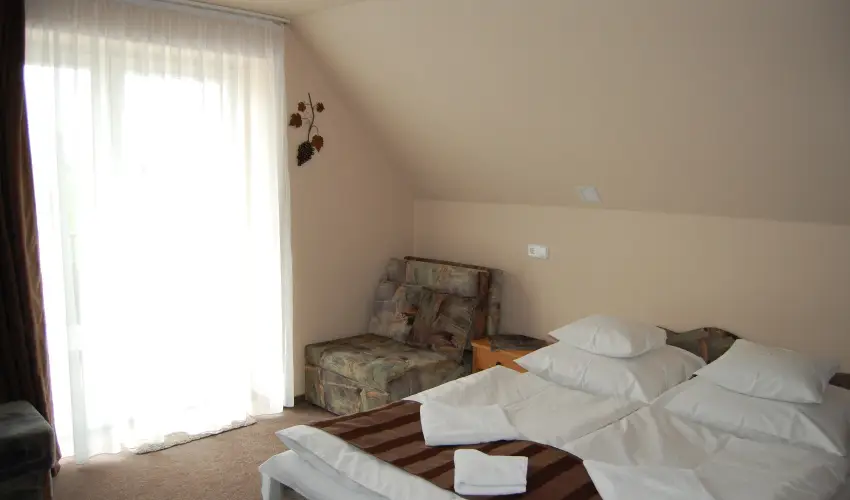 Judit Panzi Tapolca-Gyulakeszi - Karcsony (min. 2 j)