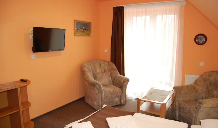 Judit Panzi Tapolca-Gyulakeszi - Karcsony (min. 2 j)