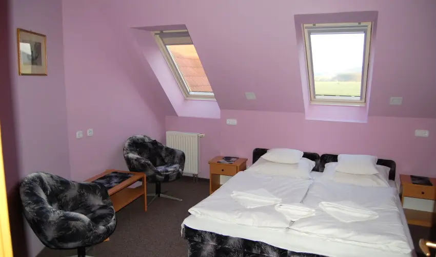 Judit Panzi Tapolca-Gyulakeszi - Karcsony (min. 2 j)