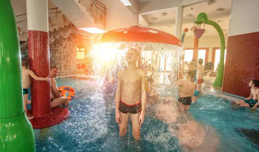 Vulk�n Wellness Hotel �s Kemping Celld�m�lk - Csillagsz�r�s Kar�csony