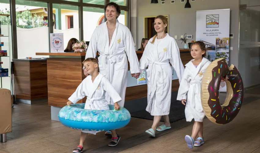 Vulk�n Wellness Hotel �s Kemping Celld�m�lk - Csillagsz�r�s Kar�csony