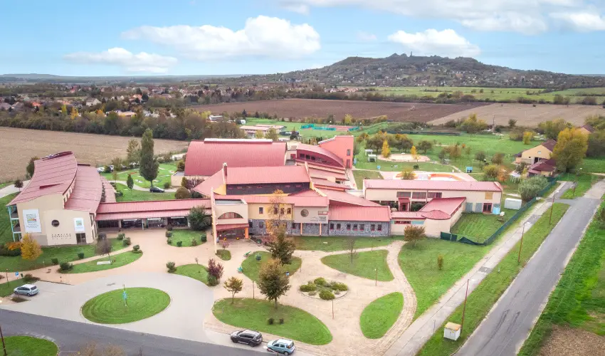 Vulk�n Wellness Hotel �s Kemping Celld�m�lk - Csillagsz�r�s Kar�csony