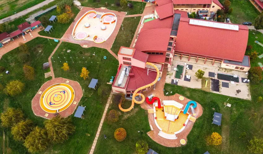 Vulk�n Wellness Hotel �s Kemping Celld�m�lk - Csillagsz�r�s Kar�csony