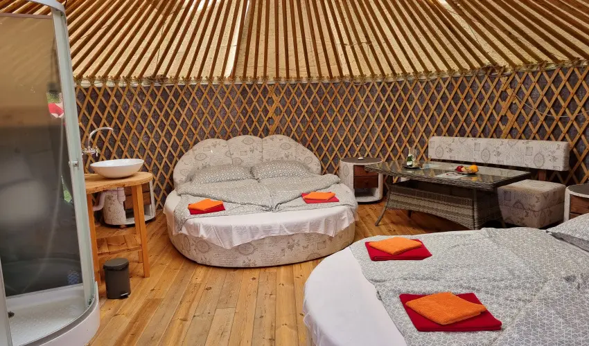 Jurta Spirit Hotel Balatongyrk - Karcsony