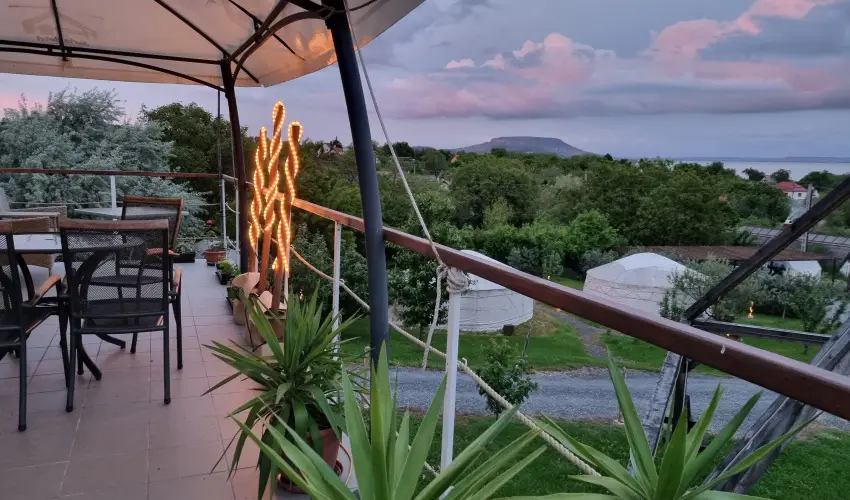 Jurta Spirit Hotel Balatongyrk - Karcsony