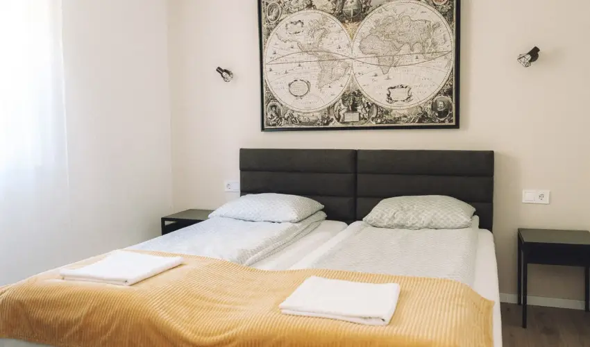 Kat�ng Vend�gh�z Tardos - Kar�csony (min. 2 �j)