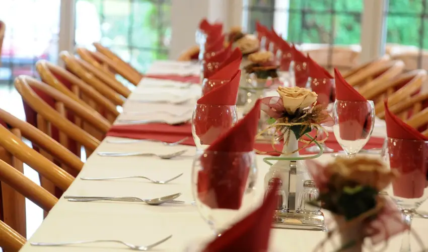 Kt Korona Konferencia & Wellness Hotel Balatonszrsz - Csaldi karcsony s nnepek Kztt (min. 3 j)