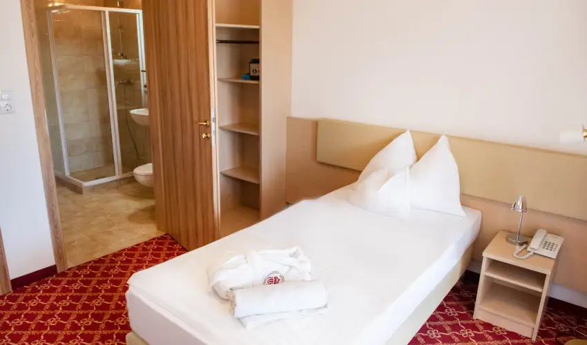 Kt Korona Konferencia & Wellness Hotel Balatonszrsz - Csaldi karcsony s nnepek Kztt (min. 3 j)