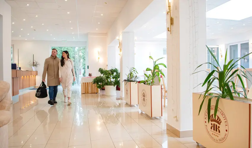 Kt Korona Konferencia & Wellness Hotel Balatonszrsz - Csaldi karcsony s nnepek Kztt (min. 3 j)