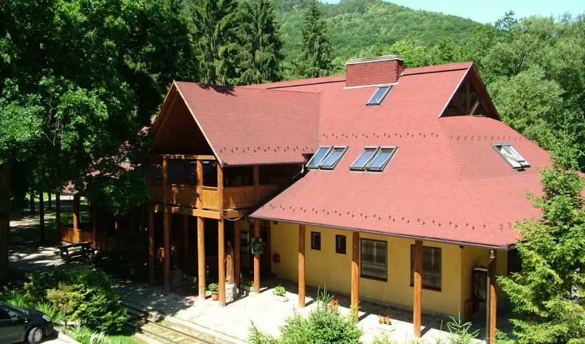 Kőkapu Vadászkastély és Hotel & Apartments Nagyhuta - Karácsony (min. 2 éj)