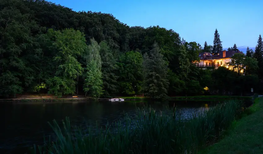 Kőkapu Vadászkastély és Hotel & Apartments Nagyhuta - Karácsony (min. 2 éj)