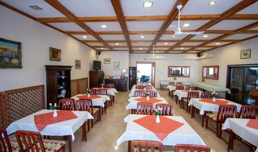 Komfort Hotel Plat�n Hark�ny - Kar�csony (min. 3 �j)