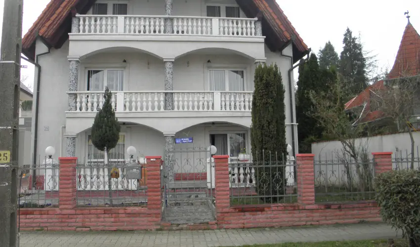 Kristly Apartman Hvz - Karcsony (min. 2 j)