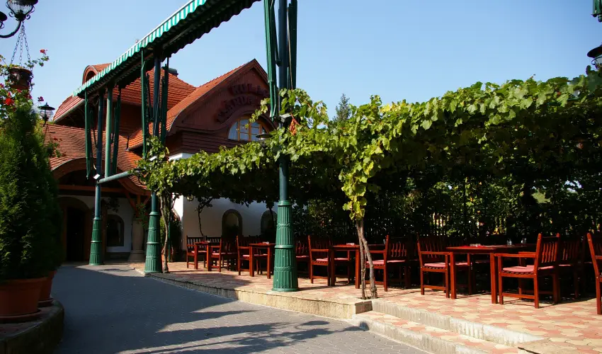 Kulacs Csrda & Panzi Eger - Karcsony (min. 2 j)