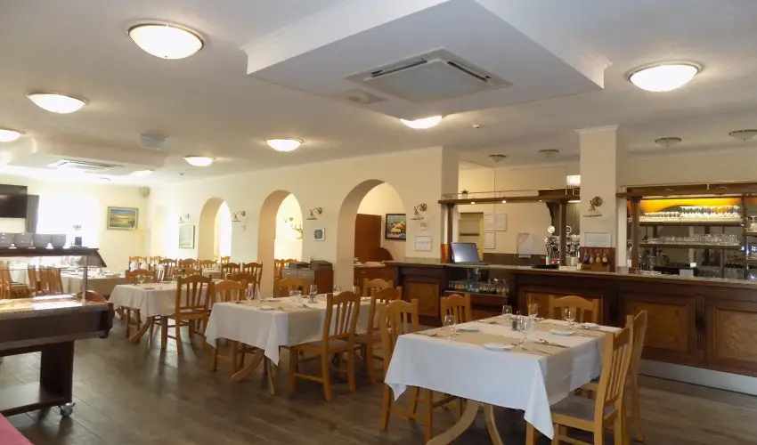 Land-Plan Hotel & Restaurant Tltstava - Karcsony 