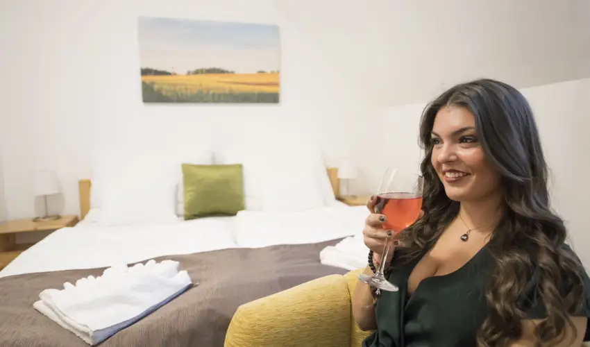 Land-Plan Hotel & Restaurant Tltstava - Karcsony 