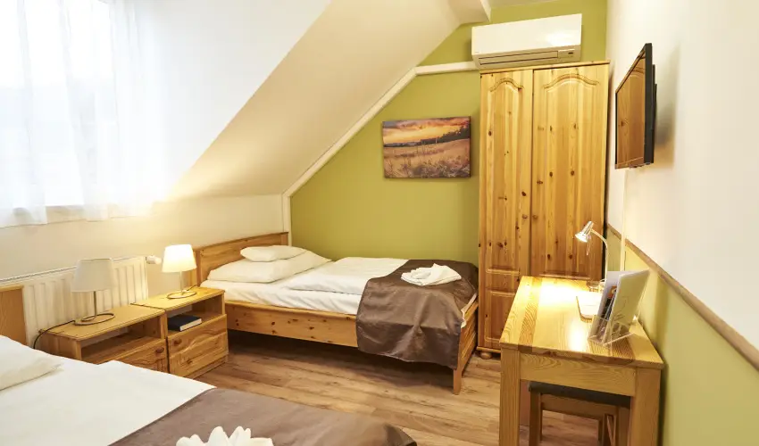 Land-Plan Hotel & Restaurant Tltstava - Karcsony 