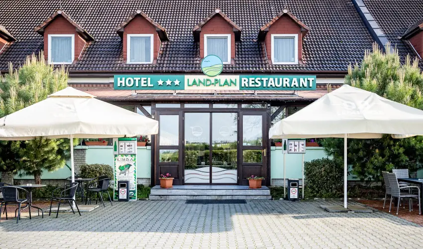 Land-Plan Hotel & Restaurant Tltstava - Karcsony 