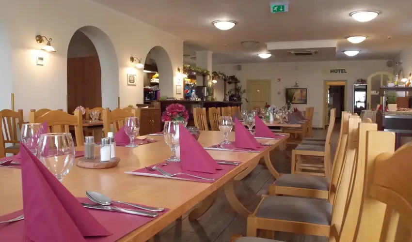 Land-Plan Hotel & Restaurant Tltstava - Karcsony 