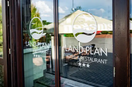 Land-Plan Hotel & Restaurant - Karcsony 