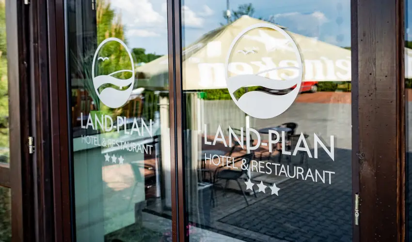 Land-Plan Hotel & Restaurant Tltstava - Karcsony 
