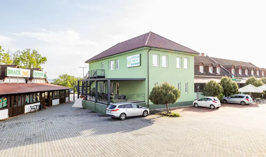 Land-Plan Hotel & Restaurant Tltstava - Karcsony 
