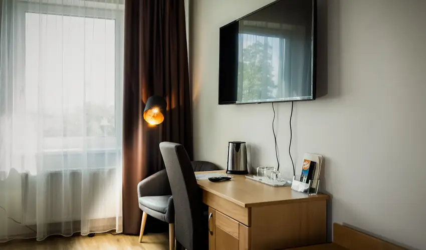 Land-Plan Hotel & Restaurant Tltstava - Karcsony 