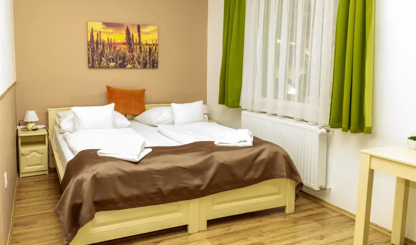 Land-Plan Hotel & Restaurant Tltstava - Karcsony 