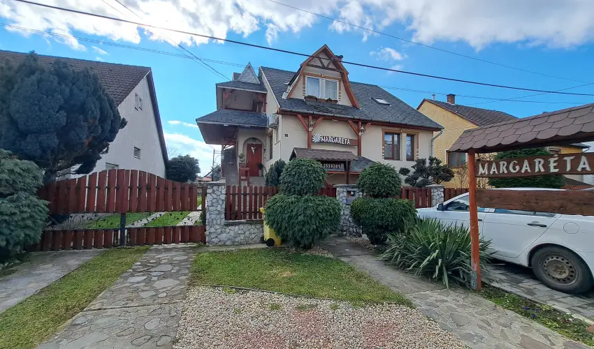 Margar�ta Panzi� S�rospatak - Kar�csony (min. 2 �j)