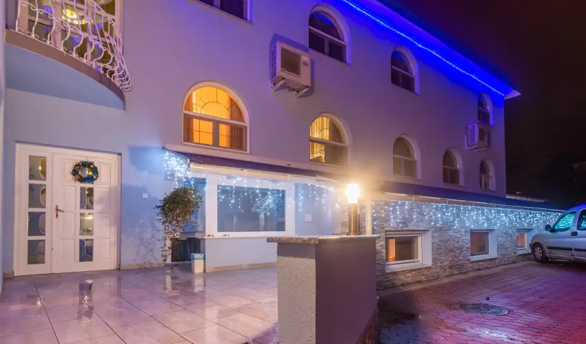 Mrvny Panzi Hajdszoboszl - Karcsony (min. 3 j)