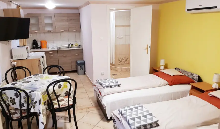 Mary Apartman Hajdszoboszl - Karcsony (min. 2 j)