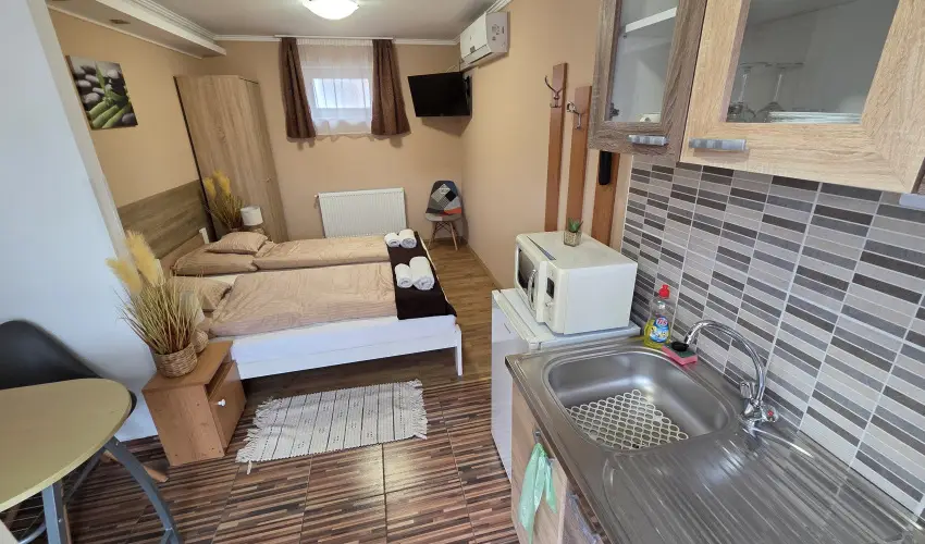 Mary Apartman Hajd�szoboszl� - Kar�csony (min. 3 �j)
