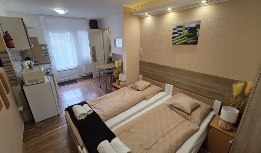 Mary Apartman Hajd�szoboszl� - Kar�csony (min. 3 �j)