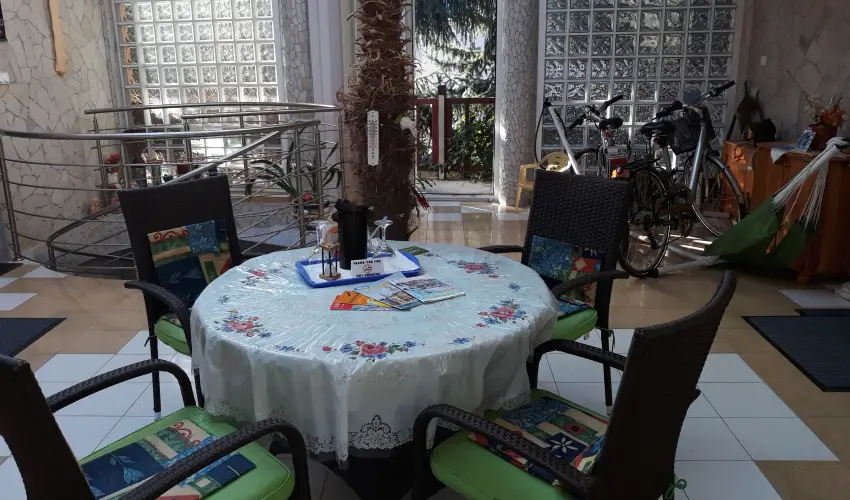 Napsugr Kenzy Lux Apartman Vendghzak Hajdszoboszl - Karcsony (min. 2 j)