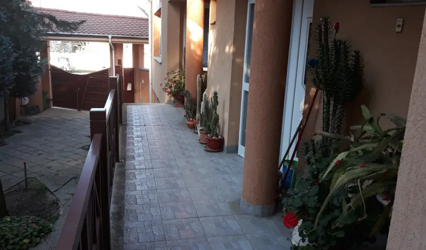 Napsugr Kenzy Lux Apartman Vendghzak Hajdszoboszl - Karcsony (min. 2 j)