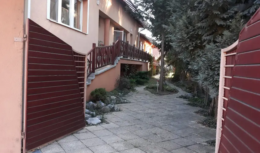 Napsugr Kenzy Lux Apartman Vendghzak Hajdszoboszl - Karcsony (min. 2 j)