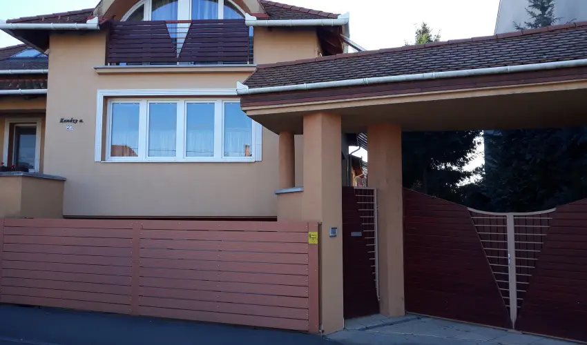 Napsugr Kenzy Lux Apartman Vendghzak Hajdszoboszl - Karcsony (min. 2 j)